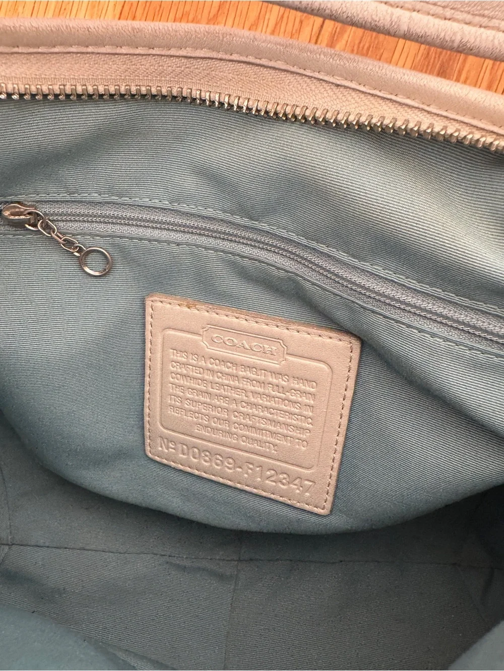 Coach Women's Shoulder Bag in Light Gray